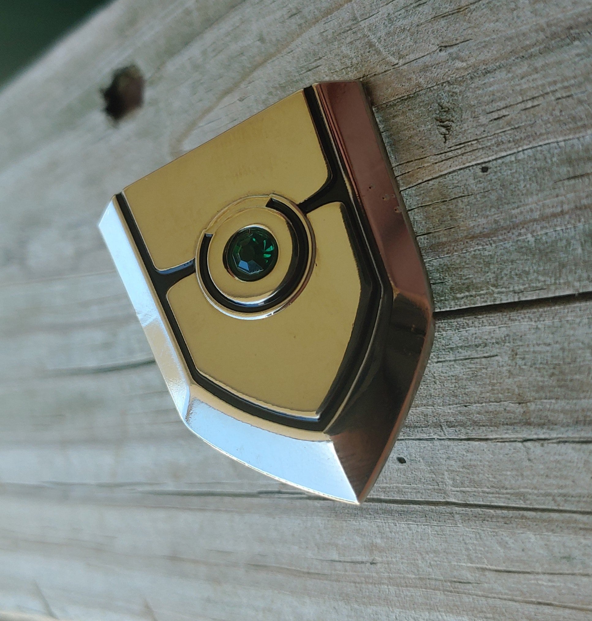 Pins – The Geek Side